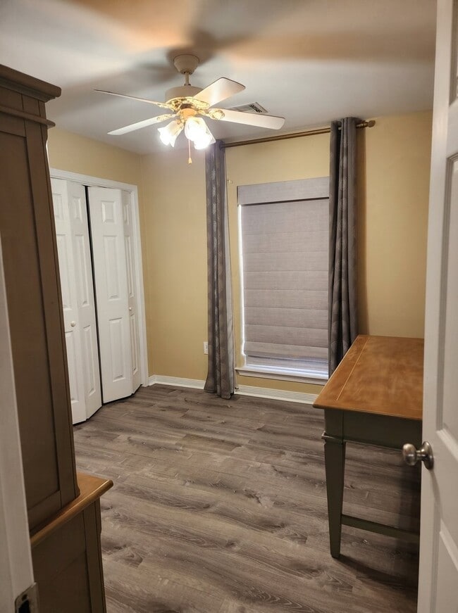 Photo - 36 Hollycrest Blvd