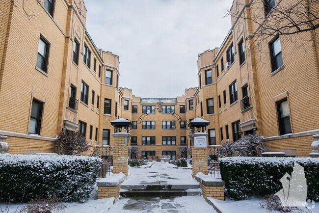 Building Photo - 2315 N Rockwell St Unit D2 Rental