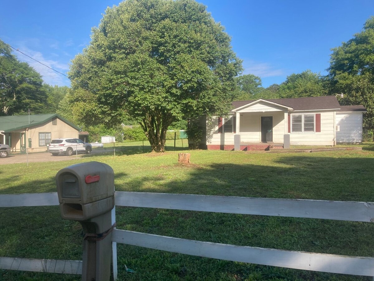 Photo - 8977 Hogansville Rd House