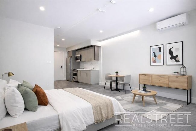 Photo - Brand New 1 Bed w Full Kitchen Amenities in Prime Crown Heights Unidad 4A