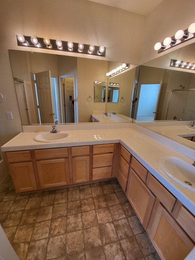 Photo - 377 Royal Troon Dr