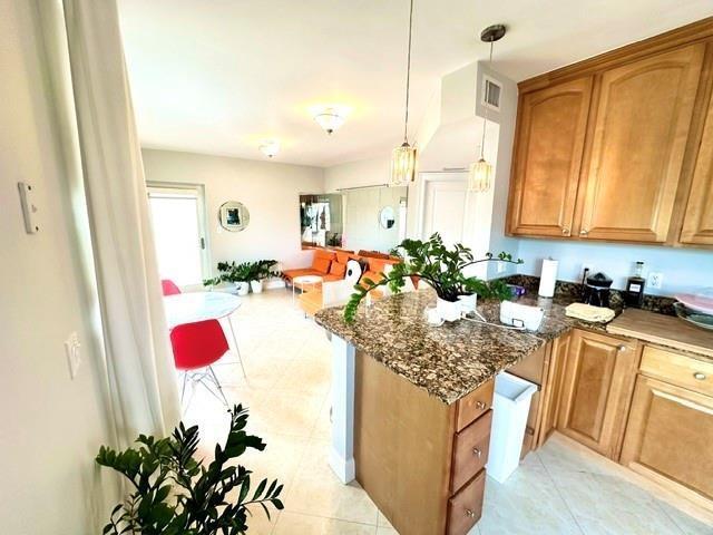 Building Photo - 410 SW 15th St Unit 106 Rental