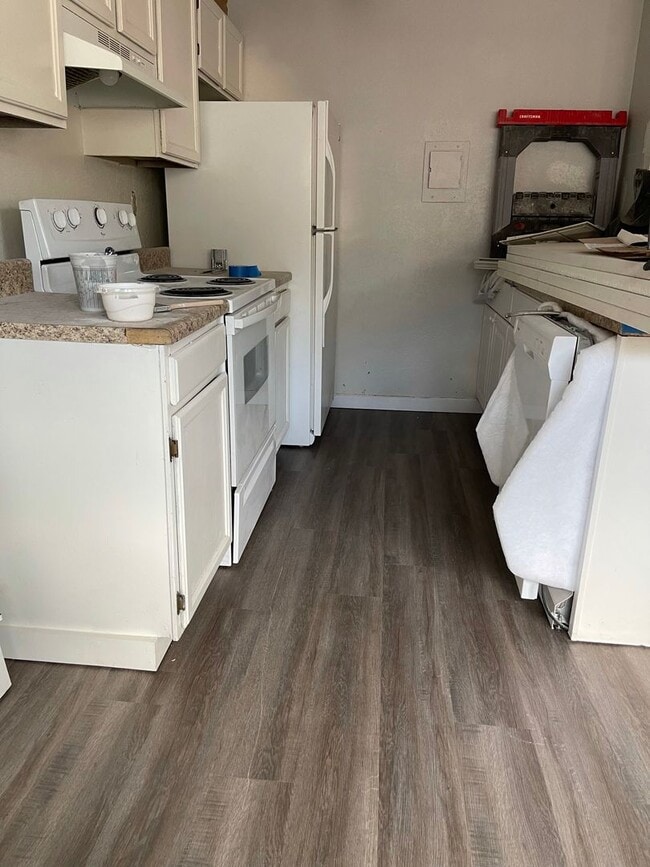 Photo - Extra spacious 2 bedroom fourplex for Rent on Gahart Dr