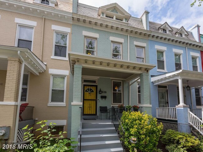 Welcome to 616 Lamont! - 616 Lamont St NW House