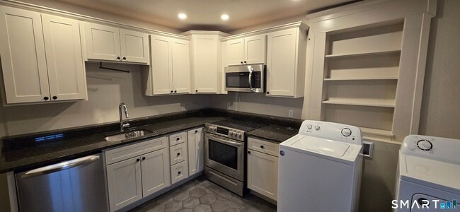 Building Photo - 50 Broad St Unit 3