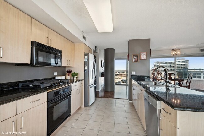 Photo - 1720 Maple Ave Unit 910