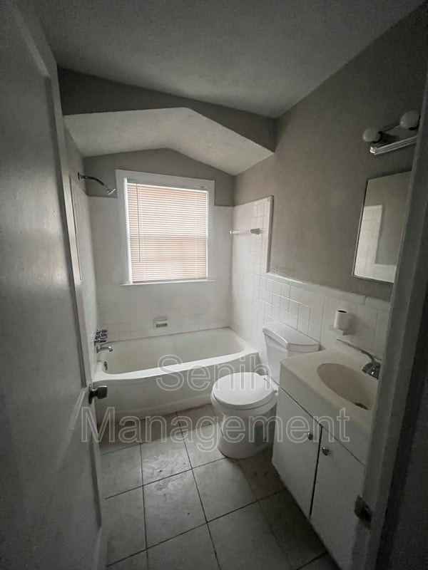 Photo - 18260 Avon Ave