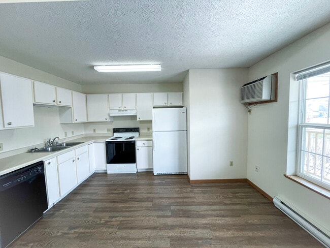 Photo - 627 Maple St Unit #3