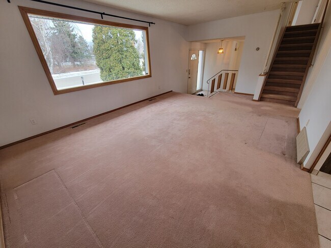 Photo - 11204-11248 48 Ave NW