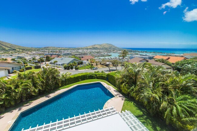 Photo - 915 Kahauloa Pl