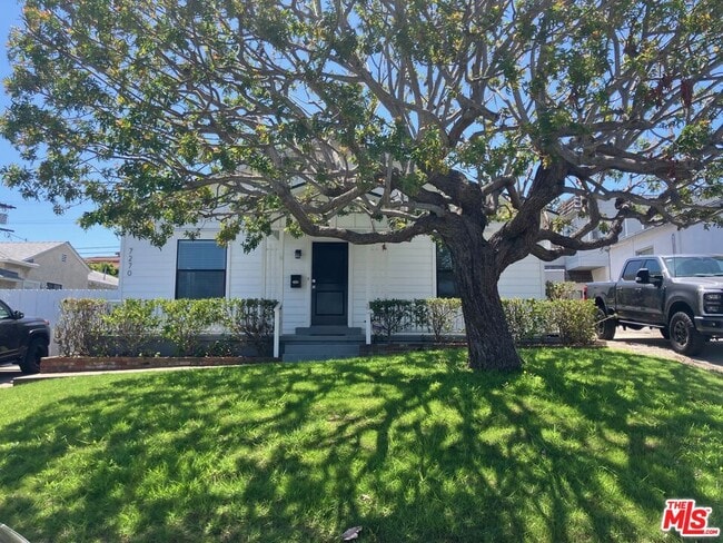 Building Photo - 7270 W 85th St Rental