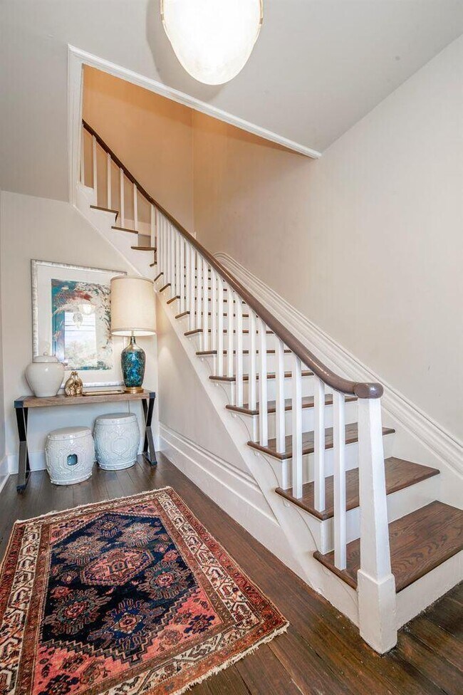 Photo - 721 W Main St