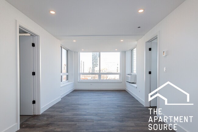 Photo - 940 W Carmen Ave