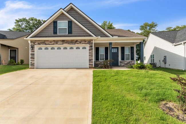 Modern 3-Bedroom Home with Granite Counter... - Modern 3-Bedroom Home with Granite Counter...