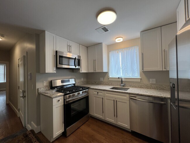 Building Photo - 112 Broadway Unit 3