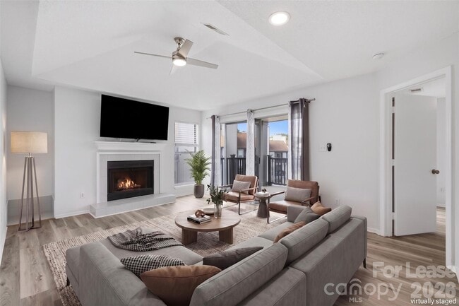 Photo - 18865 Vineyard Point Ln