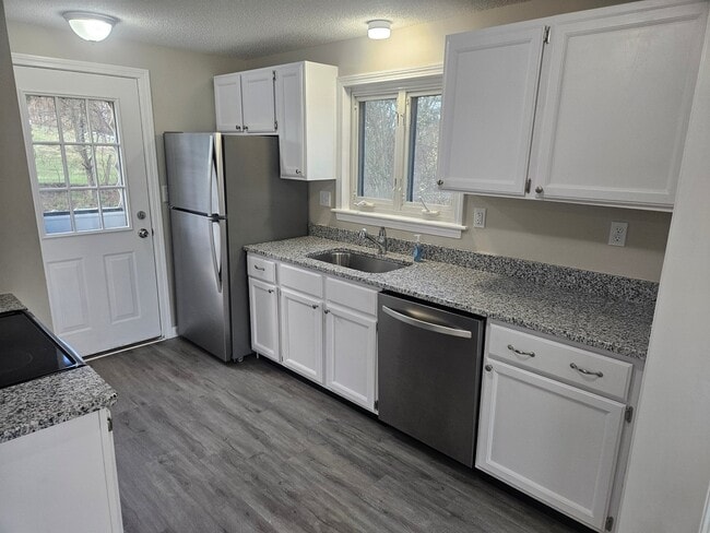 Building Photo - 264 Richards Ave