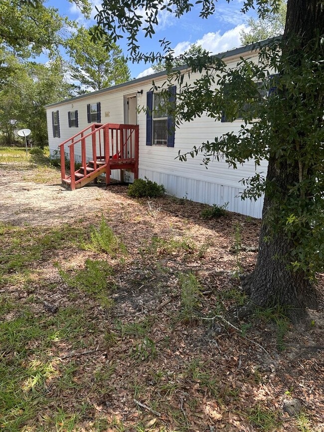 Photo - Spacious 2-Bedroom/ 2-Bath Mobile Home - Great Location in Crestview with W/D Connections