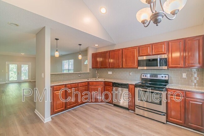 Photo - 8289 Christmas Ct