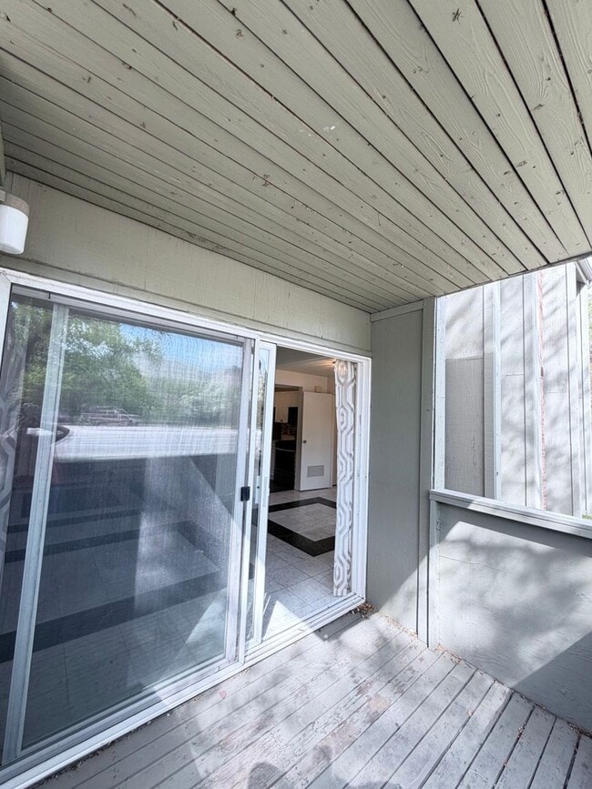 Photo - 1160 S Foothill Dr