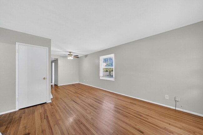 Photo - 261 Cameron Rd
