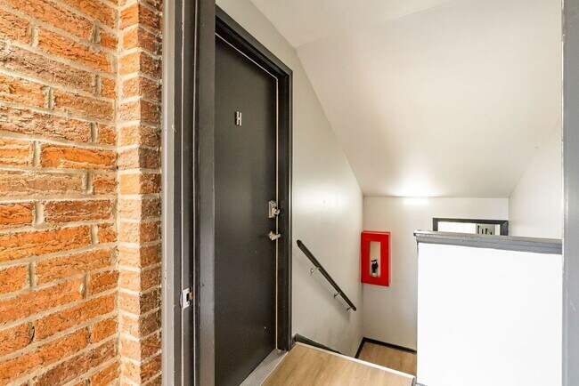 Photo - 611 Riverview Dr Unidad J