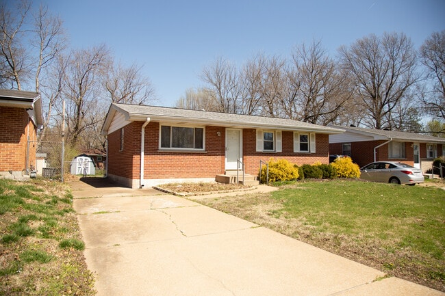 Photo - 1371 Cove Ln