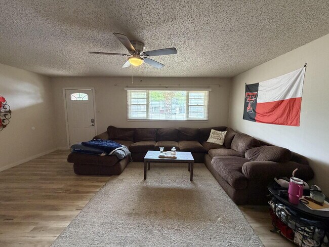 Photo - Spacious 4 Bed 2 bath in Central Lubbock!