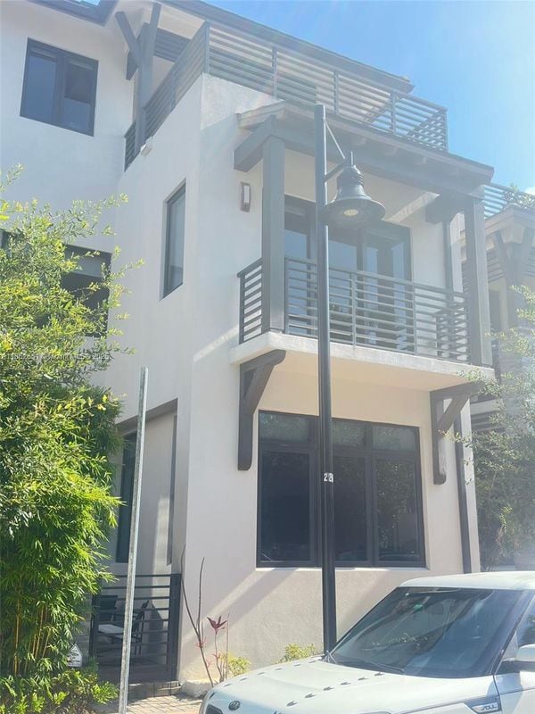 Photo - 8443 NW 47th St