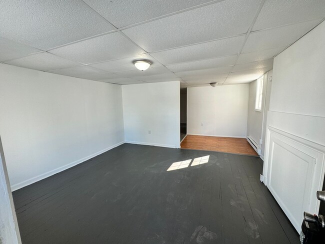 Building Photo - 31-33 N Penn St Unit 31 N Penn St Rental