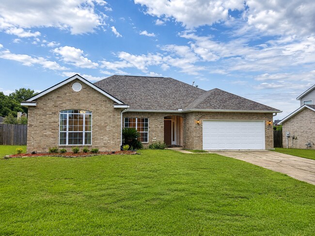 Photo - 724 Simpson Way