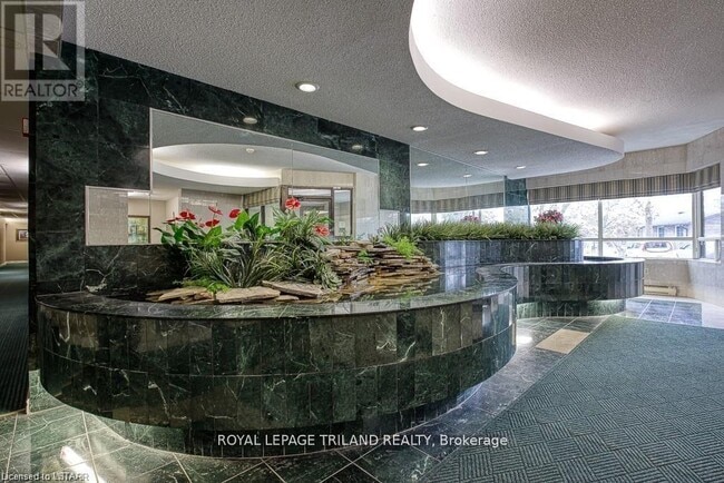 Photo - 744 Wonderland Rd S Unit 1208