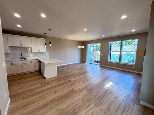 Photo - 3 Bedroom, 2.5 Bathroom New Build Available Now!