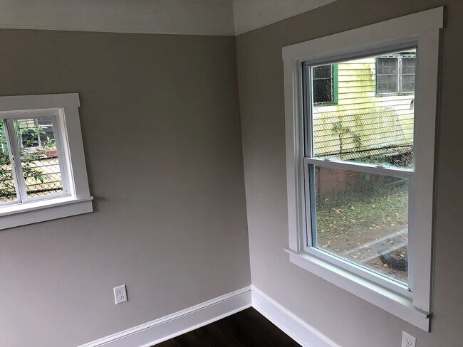 Photo - 4 Bed 2 Bath in Atlanta!