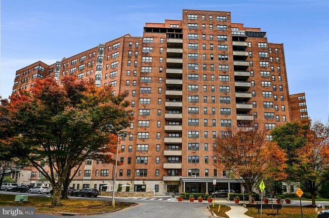 Building Photo - 116 W University Pkwy Unit PH2 Rental