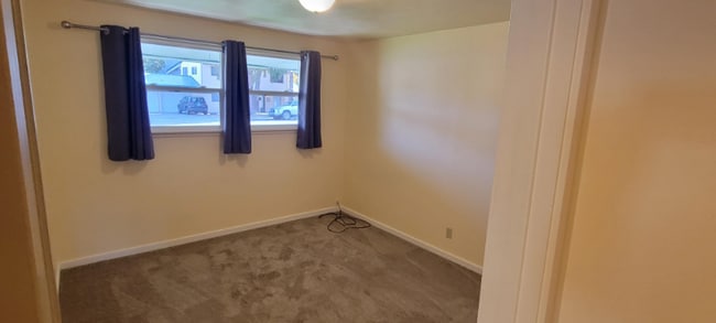 Photo - 920 Gellatly St