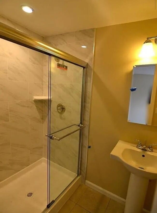 Photo - 273 Staples Ave