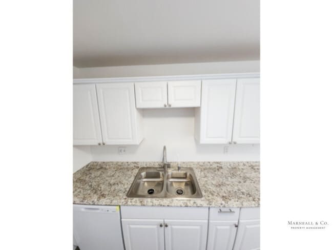 Photo - NEW REMODEL!!! Spacious 2br/1ba, A/C, LRG....