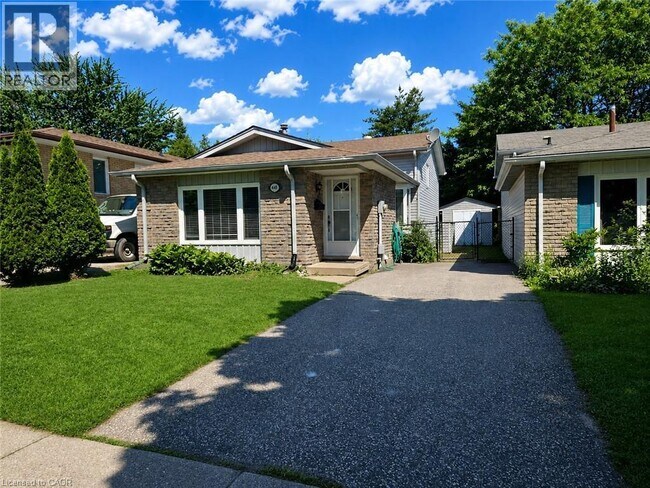 Photo - 448 Drummerhill Crescent