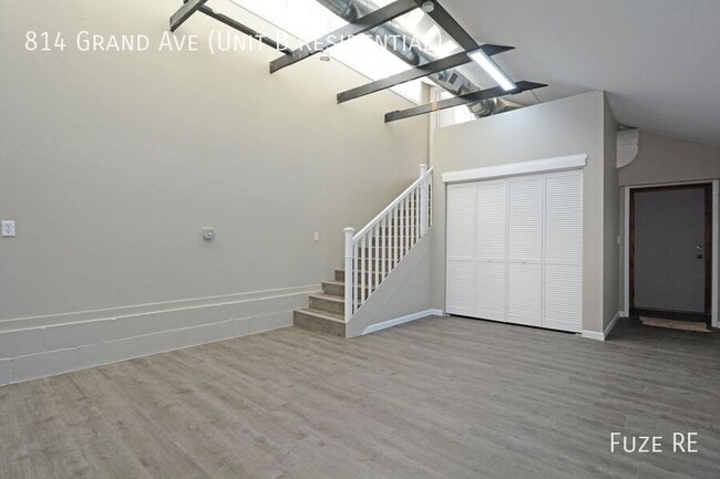 Photo - 814 Grand Ave