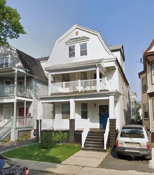 Photo - 233 S Clinton St