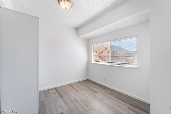 Building Photo - 6982 Hopkins Dr Unit C
