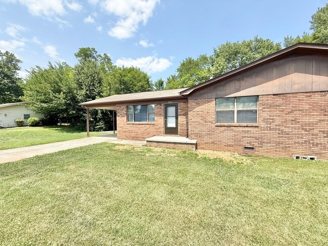Photo - 916 Brentwood Dr