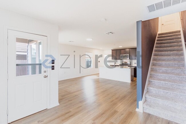 Photo - 12104 Scarlet Sleeve Wy