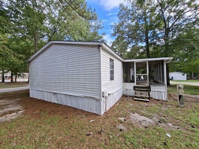 111 Carnes Blvd