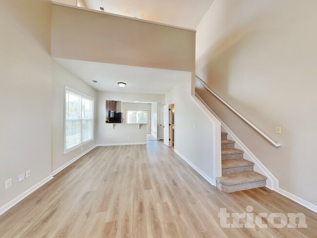 Photo - 1672 Woodsford Rd