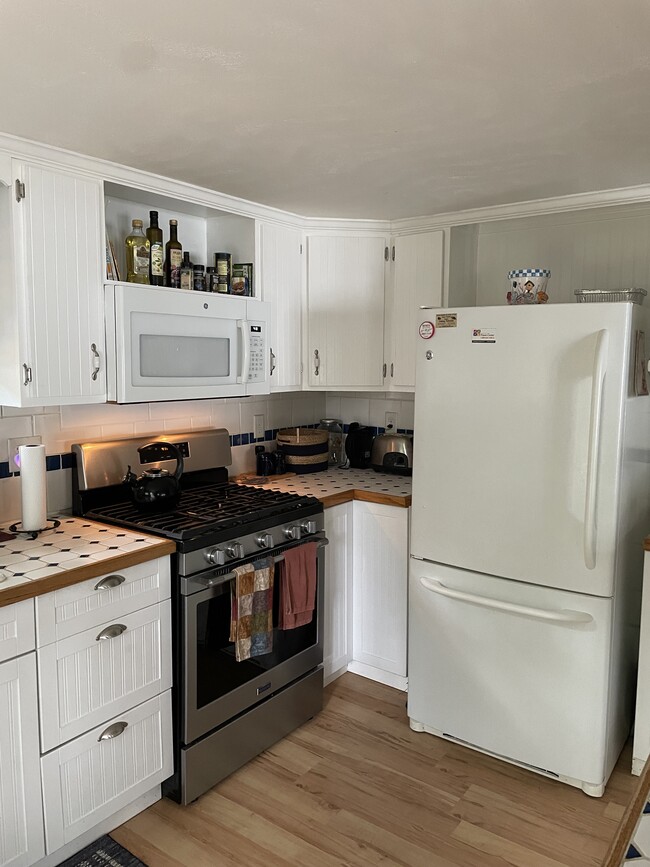 Photo - 37 Knowles Dr