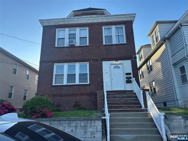 Building Photo - 31 Morgan Pl Unit 1