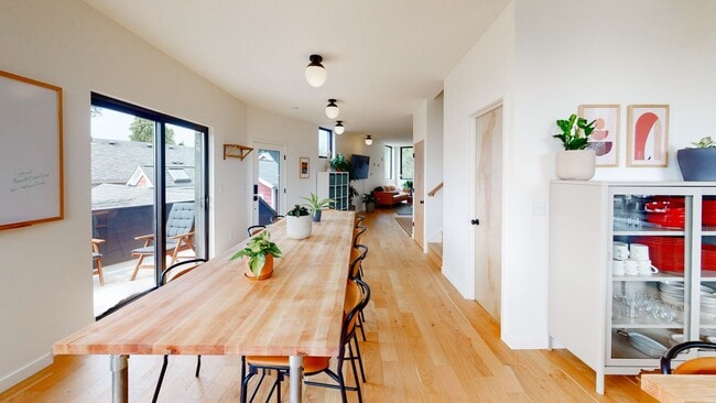 Photo - Modern Architecture in a Stunning Coliving Building! Amazing Neigborhood! Unidad B103