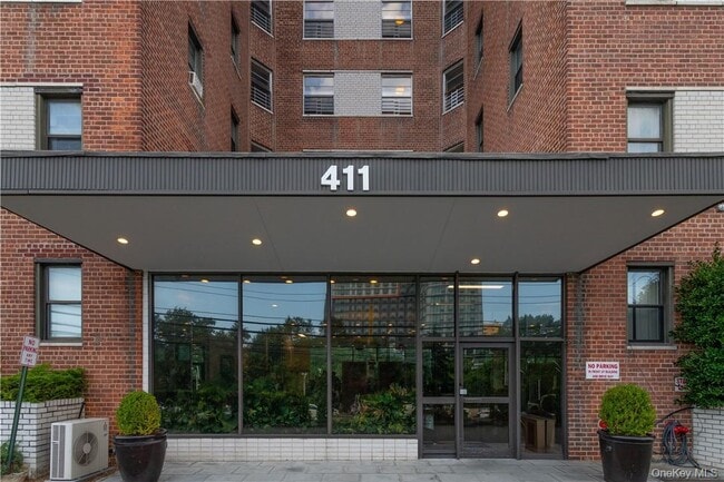 Building Photo - 411 Bronx River Rd Unit 7C Rental